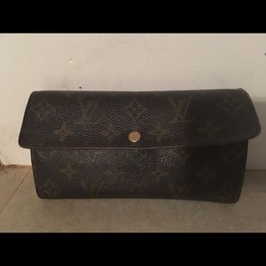 Louis Vuitton Monogram Sarah Wallet